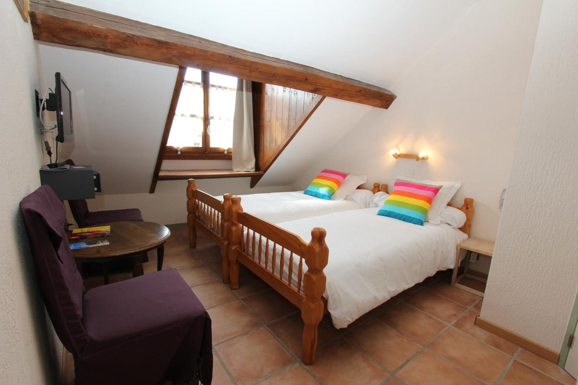 Auberge De L'Echauguette Mont-Dauphin Room photo